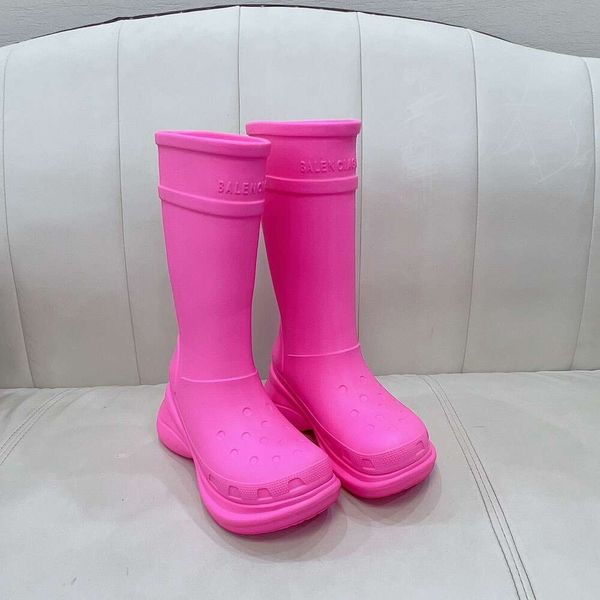 Botas de tornozelo balenciashoes Botas de chuva da moda de botas de borracha vermelha Sola grossa Botas da moda Botas na altura do joelho IT4CL