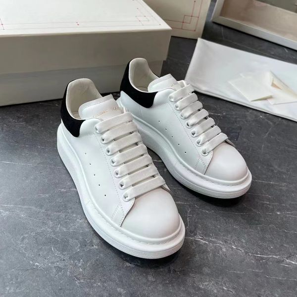 2023 Luxo Mulher Designer Correndo Sapatos Lace Up Veludo Camurça Homem Sandália Sapatilhas Oversized Casual Branco Slide Preto Sapato Couro Alpercatas Chinelo