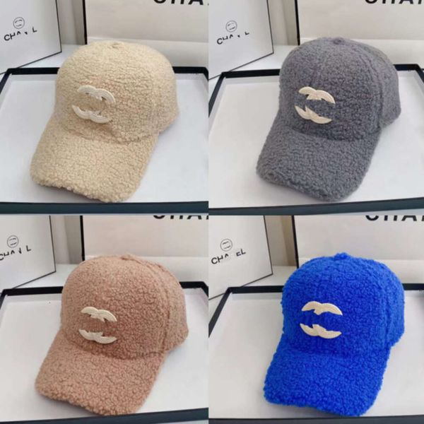 Tasarımcı Beanie Hat Kış Kova Şapkaları Brandch Sıcak Curlywigs Cap Bonnet Erkek Kapakları Erkekler Kadın Yünlü Mektup CC Etiket Ördek Dil Headgear Erkek Beyzbol B740