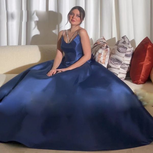 Marineblaues Spaghettiträger-Abschlussballkleid mit Rüschen, gestuftes, bauschiges Kleid für besondere Anlässe, mit Perlen verziert, Spaghettiträger, Vestidos Gala Novia