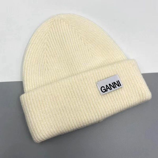 Beanie designer beanie luxo gorro chapéu temperamento versátil gorro chapéu de malha quente carta triângulo design chapéu presente de natal chapéu de alta qualidade bom agradável02