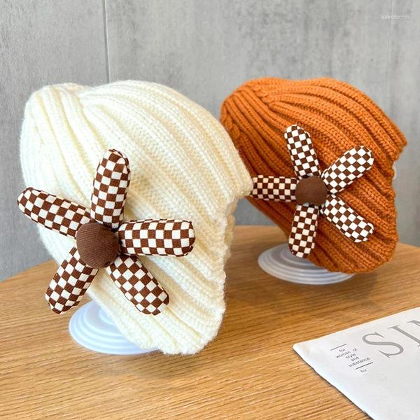 Berets 1 stück Mode Kinder Plaid Blume Hut Einfarbig Warme Gestrickte Ohr Schutz Nette Casual Seestern Dekoration Winter