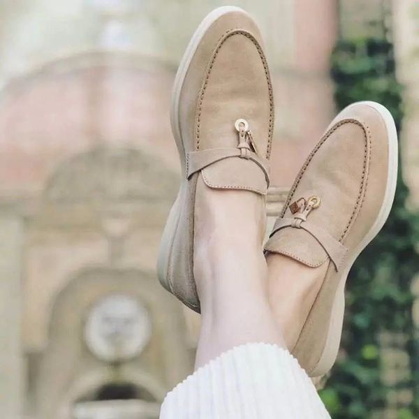 İtalyan Marka Loafers Süet Elbise Ayakkabıları Erkekler İçin Chic Boş Zamanlı El Yapımı Ayakkabı Tasarımcısı Düz ​​Kayma Düğün Ofisi Klasik Partisi Luxurious