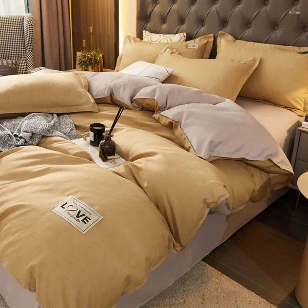 Yatak Seti Lüks Set Kral Boyut Yorgan Yatak Sayfası ve Yastık Kılıfı Düz ​​Renk Baskılı Nordic Style Bedclothes Housse De Couette