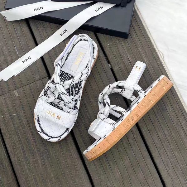 Halat slayt lüks tasarımcı ayakkabı kadın dokuma metal bıçak moda konforu plaj düz kalın platform Tory erkekler sandal giymesi kolay bayan terlik