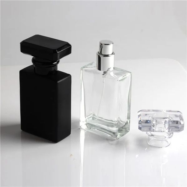 30 ml Schwarz-Weiß-Glasparfümflaschenzerstäuber, transparente schwarze Sprühflasche, kristalltransparentes Quadrat