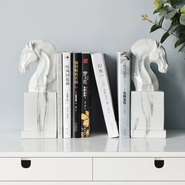 Oggetti decorativi Figurine Reggilibri creativi nordici libri si affidano all'arredamento casa soggiorno studio desktop ufficio resina artigianale 231023