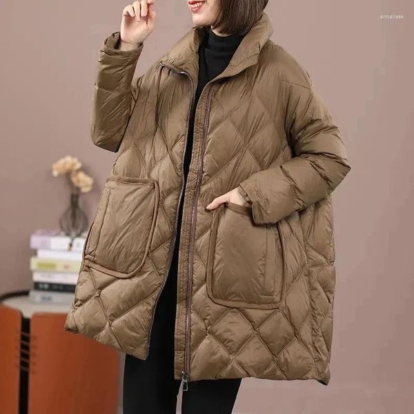 Trench da donna 2023 Autunno e inverno Versione coreana Abiti imbottiti in cotone Allentato Semplice Moda Versatile Colletto alla coreana Cappotto rosso