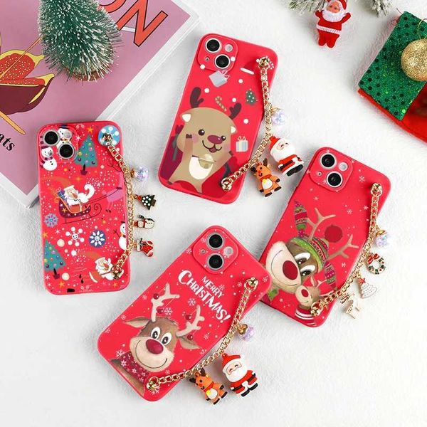 Casos de telefone celular Caso pendente de boneca de Natal para iPhone 15 14 13 11 12 Pro Max 7 8 6s 6 Plus Mini SE 3 2020 2022 XR XS Max x Bracelet Coverl231024