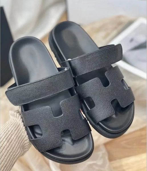 Erkek Terlik Lüks Kadınlar Flip Flops Düz Plaj Ayakkabıları