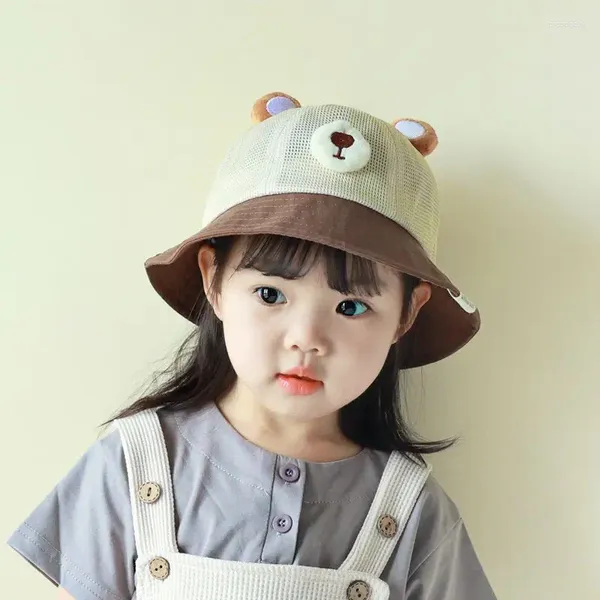 Berets versão coreana bonito urso bebê balde chapéus 2023 verão fino respirável malha sol para meninos e meninas 2-6 anos gorras