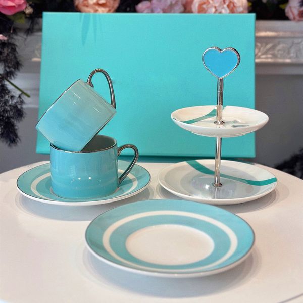 Set di posate per la tavola Simpatico latte in ceramica acqua Tazza da caffè pasto in famiglia Vassoio da dessert per la colazione Piatto da dessert per cena Tazze piatto da frutta in argento Stoviglie