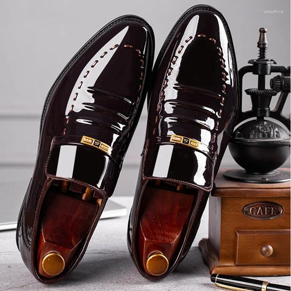 Elbise Ayakkabı Patent Deri Erkekler Erkek Düğün Partisi Ofis Çalışması için Oxfords Üzerinde Kayıyor Artı Boyut Klasik İş Gündelik Moda Ayakkabı