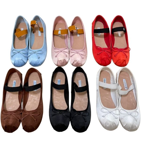 Neue Mode-Sandalen, Luxus-Designer-Hausschuhe, Buchstaben-Schleife, flache Schuhe, rutschfeste Outdoor-Strandschuhe, Süßigkeiten-Tanzschuhe, Damen-Schaffell-Fußpolster, Plateauschuhe