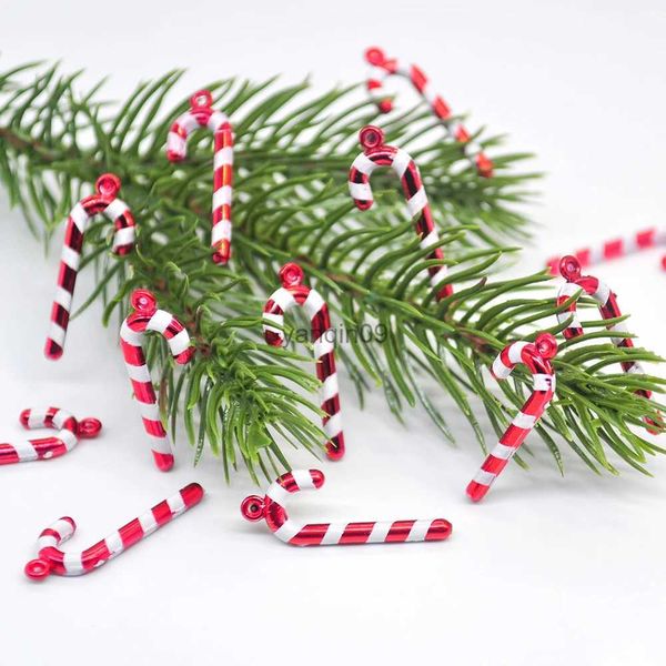 Decorazioni natalizie 60 pezzi Mini albero di Natale appeso Candy Cane Sgabello Decorazione Albero di Natale Ciondolo Decorazione della casa Giocattoli per bambini Torta tagliata HKD231024