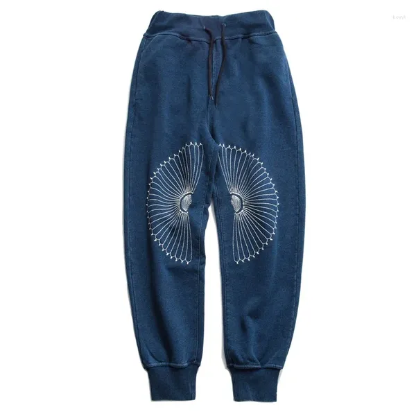 Pantaloni da uomo Pantaloni sportivi stile nazionale indaco tinta blu retrò Pantaloni da uomo con ricamo crisantemo antico sciolto