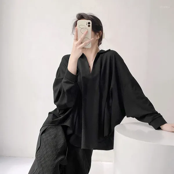 Damenblusen SuperAen Herbst Unregelmäßige Faltenoberteil Lässige Fledermausärmel Koreanisches Design V-Ausschnitt Jacke Übergroße schwarze Hemden