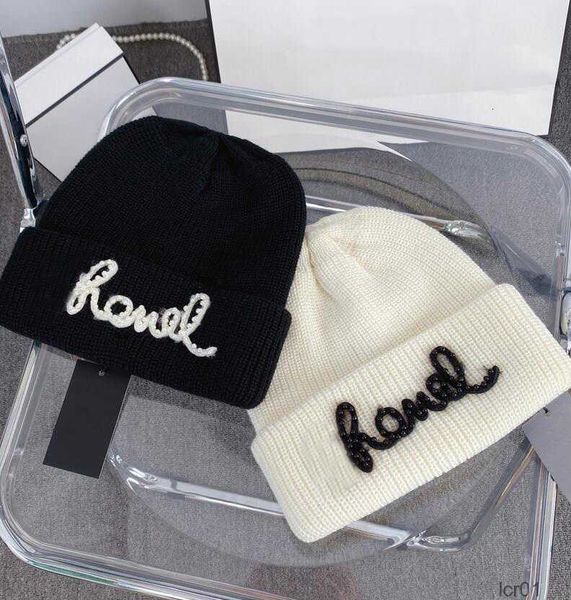 Moda Designer Marca Dupla Letra Abacaxi Stripe Bordado Beanie Crânio Caps Luxo Unisex Outono Inverno Preto Branco Lã De Malha Chapéus Manter Quente Hat9x4e