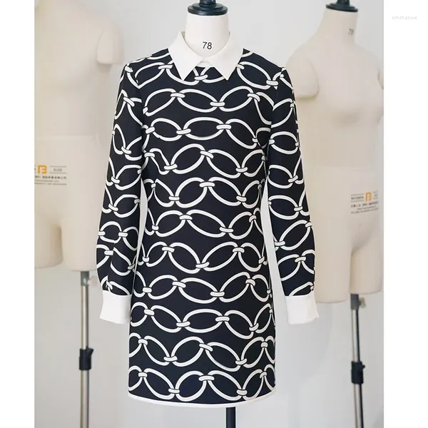 Abiti casual Estate di fascia alta in lana di seta da donna Elegante manica lunga in bianco e nero con catena Splendido abito Temperamento di moda Slim