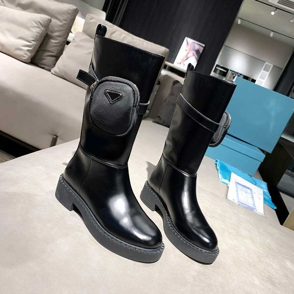 2023 bota alta de bezerro liso fivela slip-on cavaleiro botas de couro de salto redondo dedo do pé redondo botas de equitação de luxo designers apartamentos salto de borracha sola mulheres bota