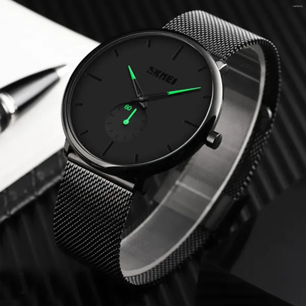 Orologi da polso Bellezza Gioventù Moda Cool Orologio al quarzo da uomo nero Tendenza coreana Cintura in maglia di acciaio inossidabile impermeabile Regalo squisito per appuntamenti