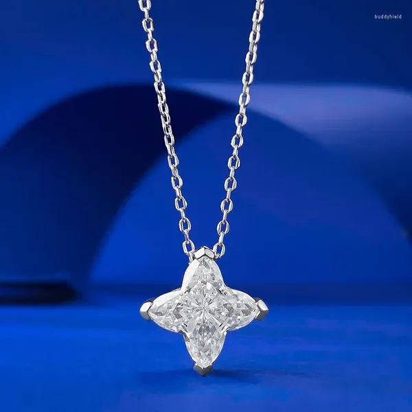 Catene Collana in argento 925 con diamanti alieni a stella a quattro punte per pendente a catena con clavicola leggera di lusso da donna