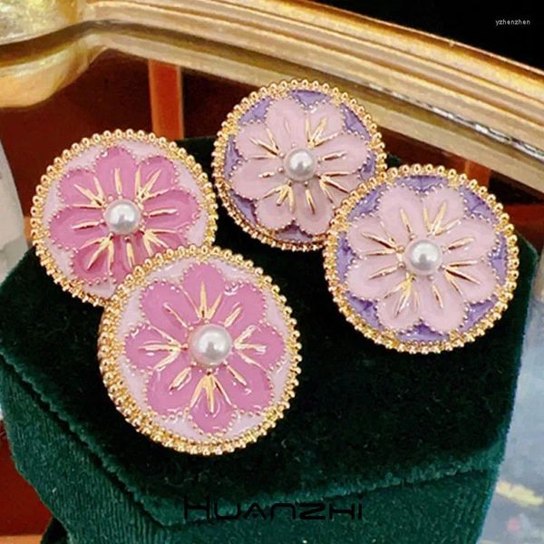 Orecchini a bottone Rotondi Smalto gocciolante Rosa Viola Fiori di ciliegio Perla in metallo per donna Ragazza Vintage Dolce regalo di gioielli per feste HUANZHI