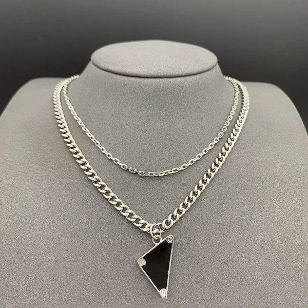 P klassisches Design dreieckige geometrische Diamant-Halskette für Männer und Frauen-Liebhaber-Halskette Europa und die Vereinigten Staaten Kaleen-6 CXG2310253