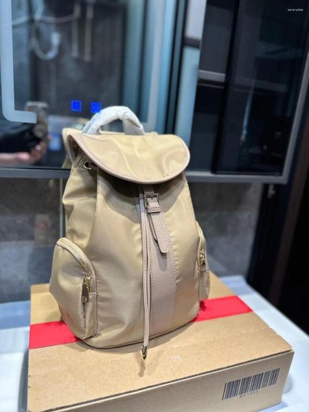 Borse da scuola Bakcpack per le donne Ultimi 2023 Moda Tela cerata in nylon di grande capacità Cerniera casual Zaino da viaggio per uomo da donna