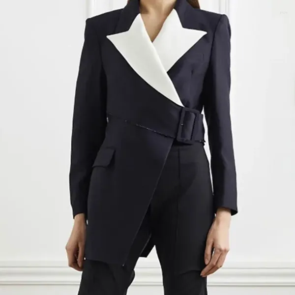 Abiti da donna Design di nicchia Senso Suit Donna 2023 Primavera Autunno Temperamento semplice Colletto a contrasto di colore in bianco e nero Non Tren