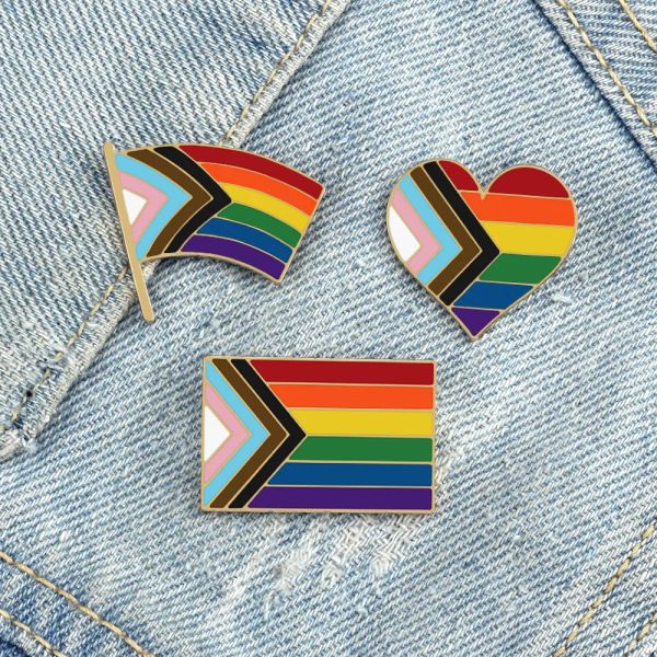 Fortschritt Stolz Symbol Emaille Pins Flagge Herz Regenbogen Metall Broschen Rucksack Kleidung Anstecknadeln LGBT Abzeichen Schmuck Geschenk Freunde ZZ