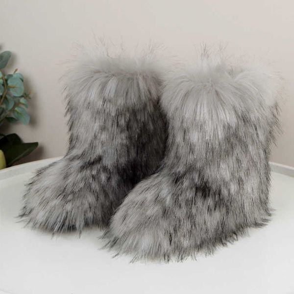 Botas de inverno Novo tipo de botas de neve com salto plano e isolamento superior de pele de inverno com cano médio imitação de raposa