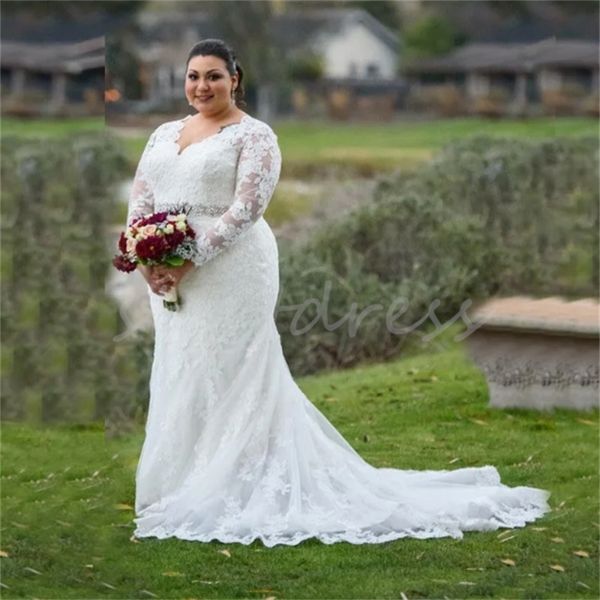 Элегантное кружевное свадебное платье больших размеров с поясом из бисера. Красивый V-образный вырез с длинным рукавом. Садовые свадебные платья. Современное белое деревенское платье невесты в стиле бохо 2024.
