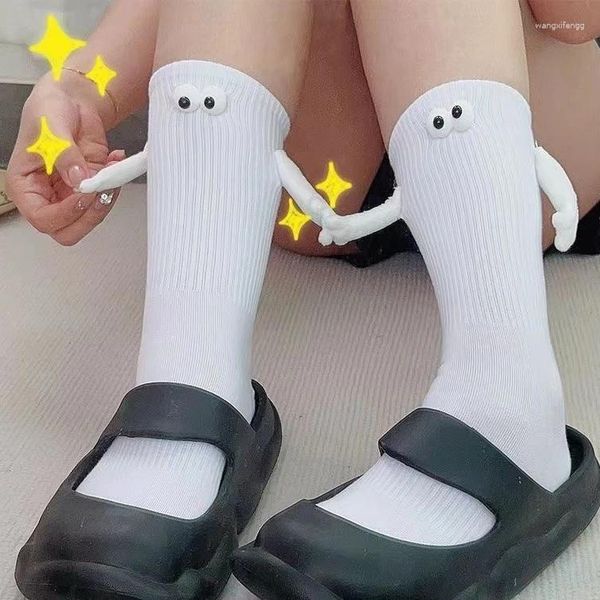 Meias femininas alobee harajuku casal meia de algodão 2 pares sucção magnética mão em preto branco unisex segurando as mãos longas