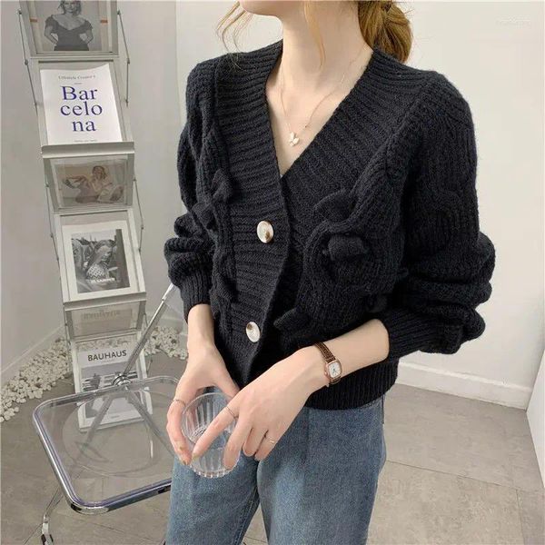 Malhas femininas coreano bonito preto de malha curto cardigan para mulher 2023 outono inverno moda sólida com decote em v botão camisola feminina casaco topos