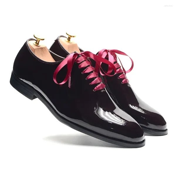 Scarpe eleganti da uomo di lusso in pelle verniciata liscia bordeaux, taglio intero italiano, punta liscia, stringate, per matrimoni, feste formali