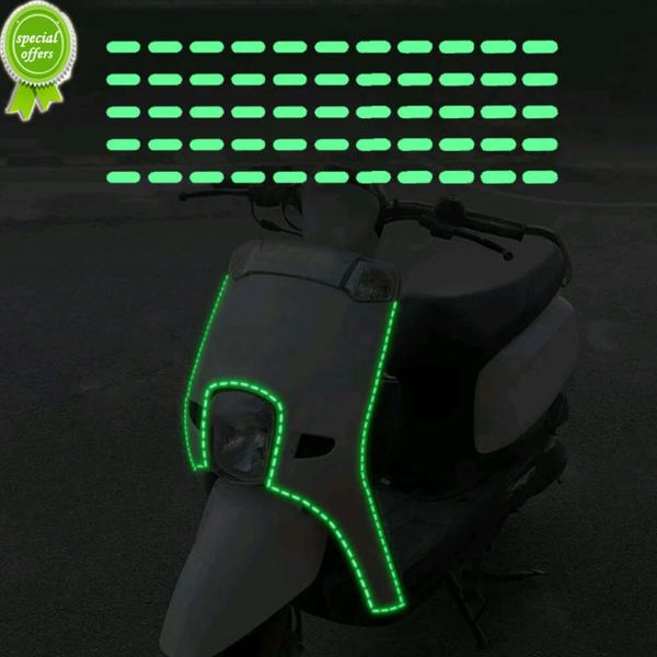 Nuovo 4 pezzi modanatura riflettente per auto rivestimento per auto decorazione del corpo del motociclo adesivo linea di sicurezza notturna striscia luminosa accessori per decorazioni per auto