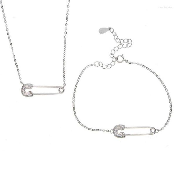 Einzigartige, zierliche, zarte Halskette mit Sicherheitsnadel-Anhänger und gepflastertem CZ-Armband-Set für Damen und Mädchen aus 925er-Sterlingsilber