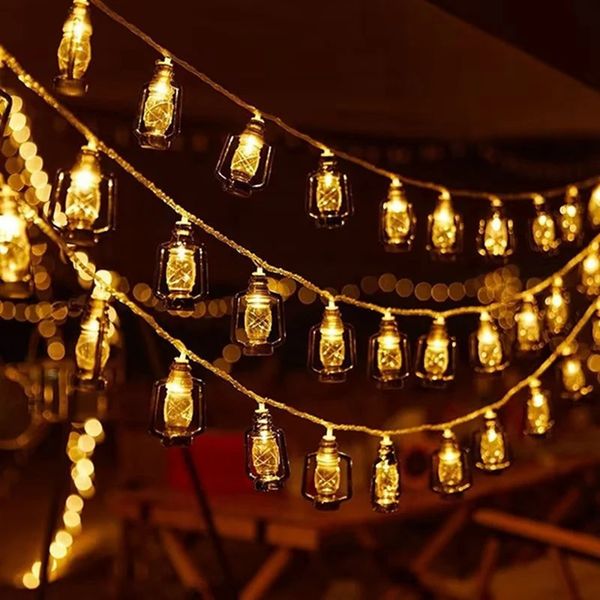 Decorazioni natalizie 10203040 Lanterna a LED Luci a corda Mini lampada a cherosene per patio esterno Giardino Vacanza Festa di nozze 231026