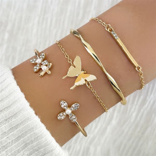 Charm-Armbänder Vintage goldfarbenes Manschettenarmband-Set mit 4 Edelstahl-Schmetterlingskombinationen, modischer, eleganter Schmuck, Geschenke 231025