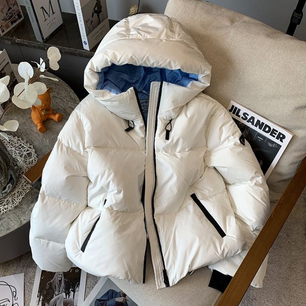 23Fw Itália Designer Luxo Mulheres Clássico Curto Down Jackets Casaco de Inverno Cor Sólida Reciclado Nylon Espessado Pão Mulher Roupas Com Capuz