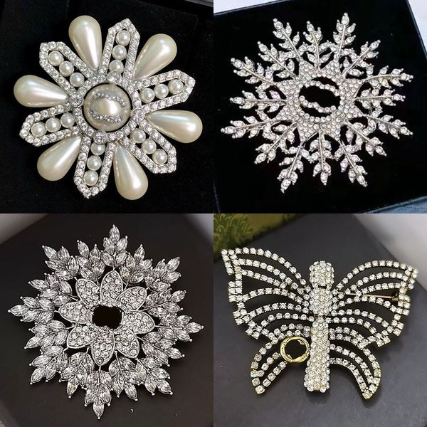 Broches Pins Broche Designer Broche Brand Letter feminino Crystal Gold Broche de Sier Broche