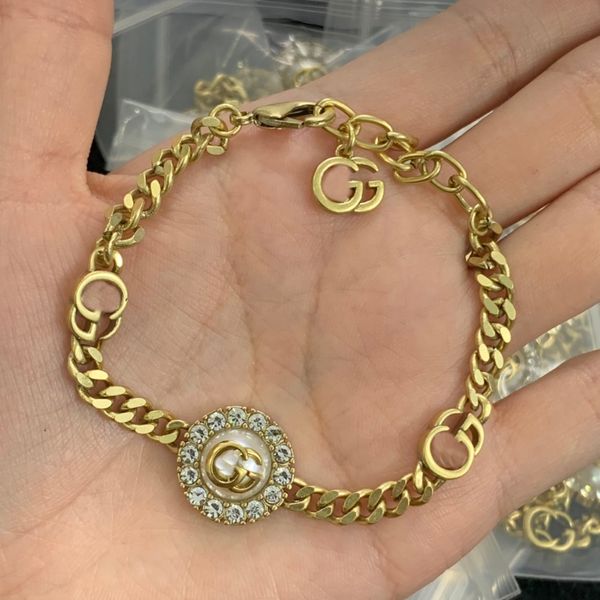 Estilo de moda pulseiras mulheres pulseira pulseira manguito corrente designer carta jóias 18k banhado a ouro aço inoxidável amantes do casamento presente pulseira GB-086