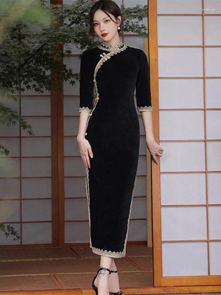 Abbigliamento etnico Abito nero da donna Stile vintage Tradizionale cinese Qipao Mezza manica in ciniglia Primavera lungo e spesso Cheongsam retrò