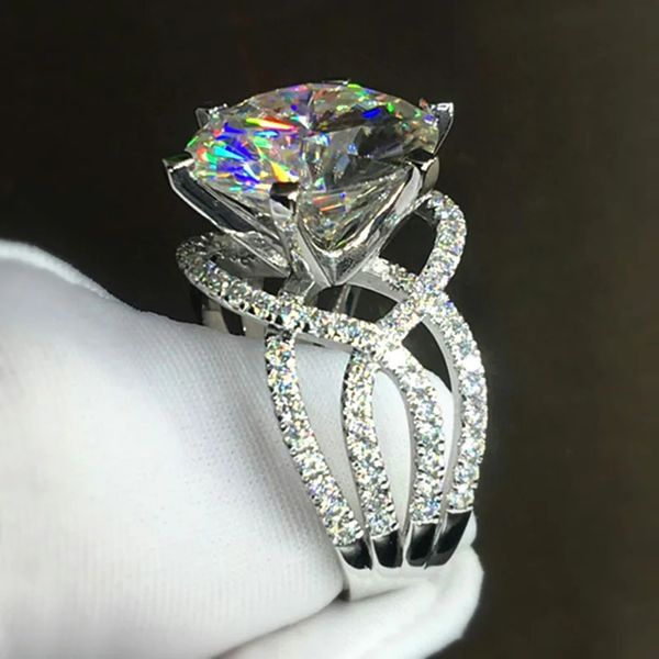 Anelli a fascia Huitan Elegante anello da donna Splendidi fedi nuziali Accessori Bianco CZ Moda femminile Gioielli all'ingrosso 231025
