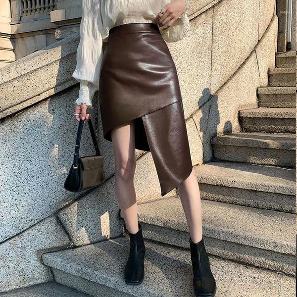 Gonne Asimmetriche Gonna in pelle PU per le donne 2023 Autunno Vita alta Moda coreana HIp Pack Irregolare Office Lady Streetwear