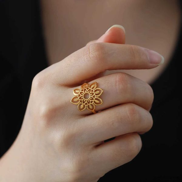 Bandringe Großer filigraner Lotusblütenring Damen Goldfarbe Ästhetischer Ring Hochzeitsschmuck Geschenk R231027