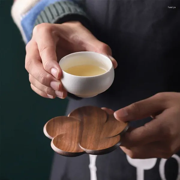 Tapetes de mesa de madeira flor suporte de copo tapete chá café almofada pétala isolamento cozinha resistente ao calor bebida