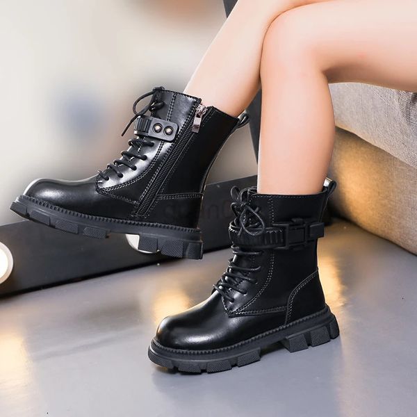 Stiefel Kinderlederstiefel 2023 Neue koreanische Mädchenstiefel Frühlings-/Sommermodus -Kinderschuhe PU -Jungs Kurzstiefel Schwarz einfach 231027