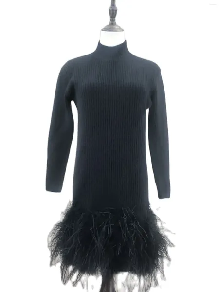 Abiti casual Abito in lana di struzzo naturale Fondo in pelliccia Furry lussuoso per la festa 2023 Colore nero B230632